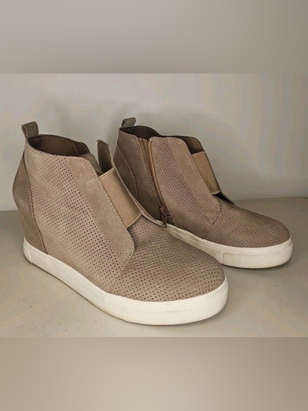 Steve Madden Flavy Wedge Sneaker Side Zip in Taupe - Women's- Size 8